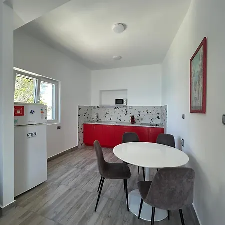Apartment Gajine Uz